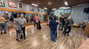 Ballroom Casa de Dança - Dança de Salão - Fit Dance - Hip Hop - Heels - Coreografias para Casamentos, Formaturas, Debutantes - Coreografia para Eventos - Escola de Dança em Caxias do Sul